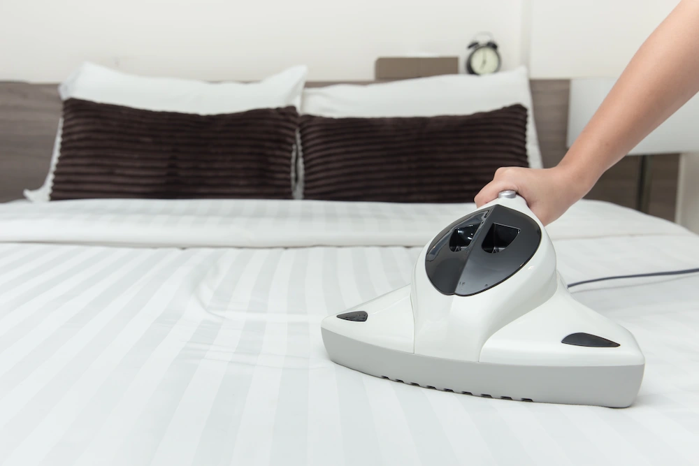 乳膠床墊可用床墊專用吸塵器清理床上灰塵毛屑